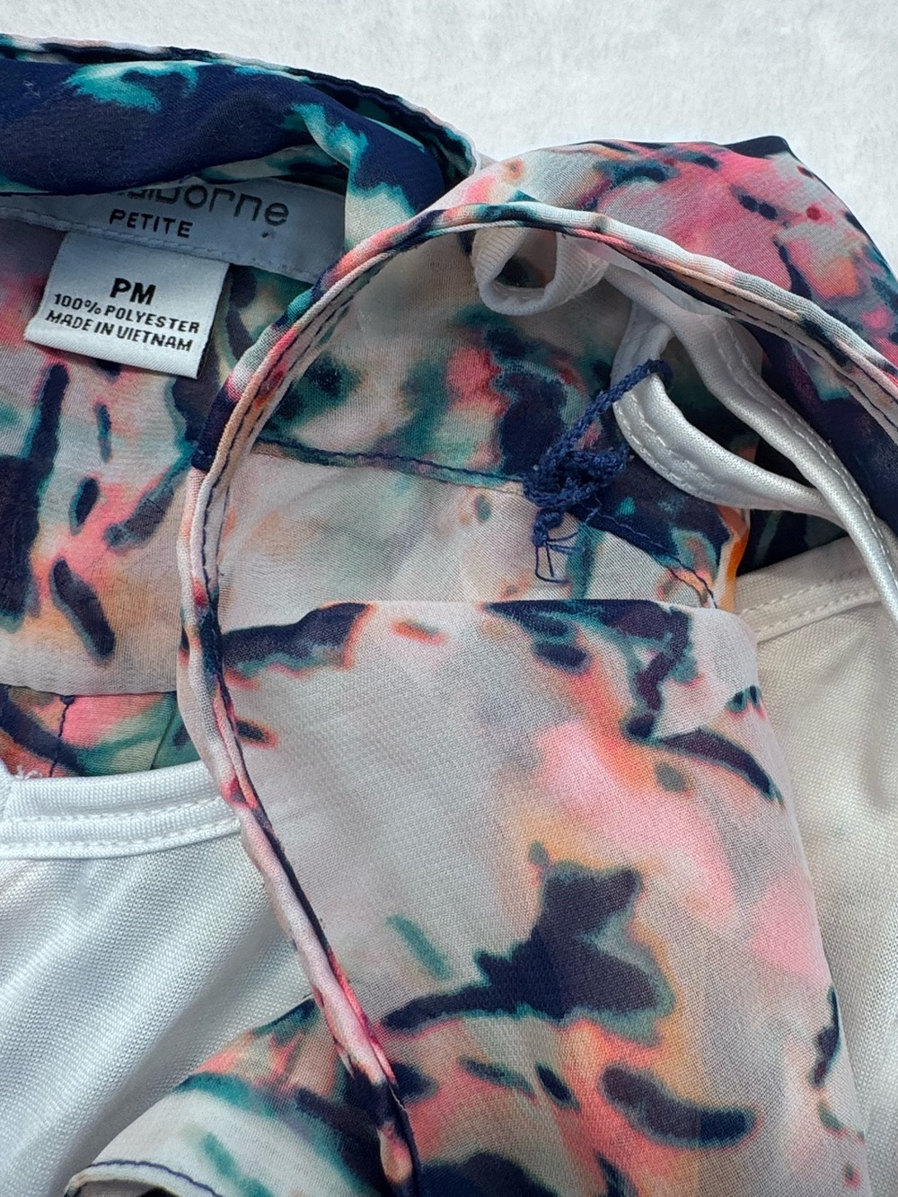 Liz Claiborne Petite Sleeveless Floral Blouse w/ Attached Tank PM - Picture 8 of 9